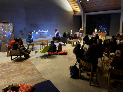 Gemütlichkeit in der umgestellten Stephanuskirche Spiegel